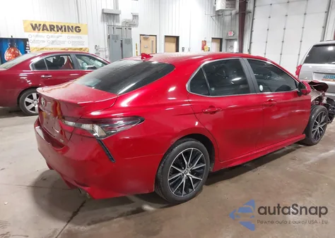 2024 Toyota Camry Se z USA, uszkodzony, nr VIN 4T1G11AK2RU240072